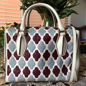 OFFER ME $350!!!!!!!!Tod’s D Cube Handbag